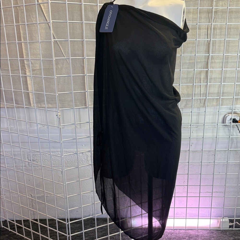 Black One-Shoulder cover up